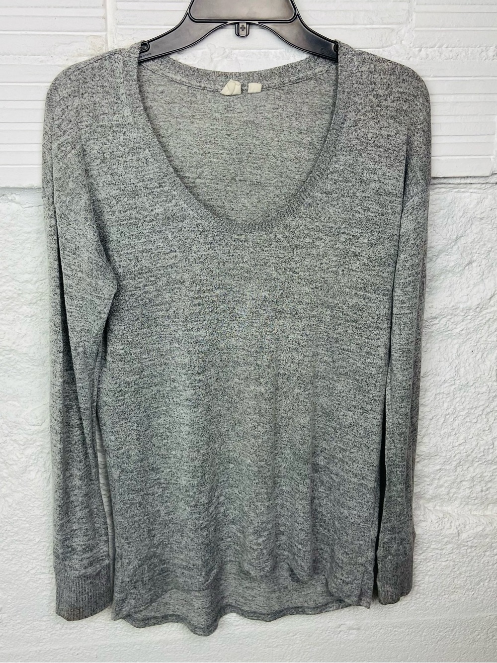 GAP stretch  Heather Gray Long Sleeve Scoop Neck Top size XS